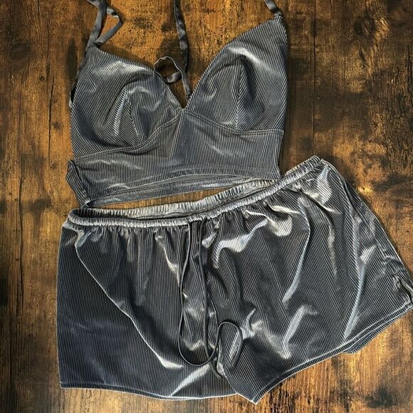 Victoria's Secret Velvet Rib short set Size XS
(Blackpearl) - Picture 3 of 5